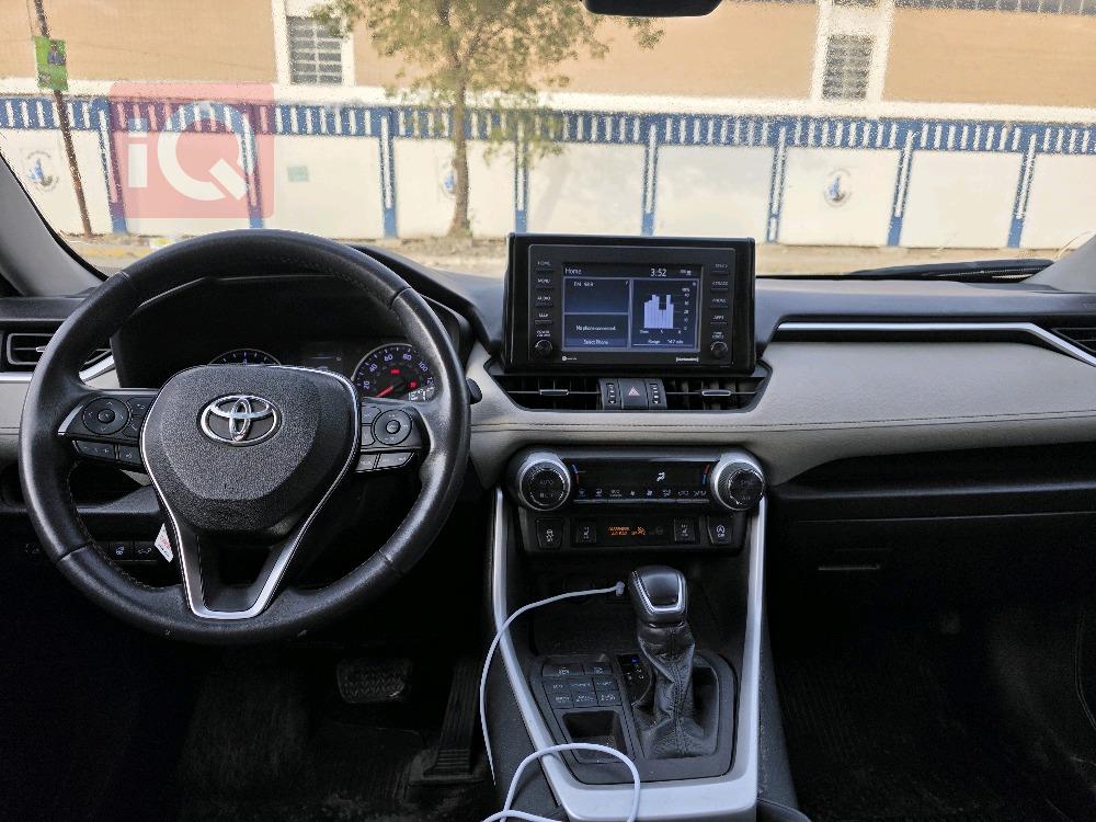 تۆیۆتا ڕاڤ 4